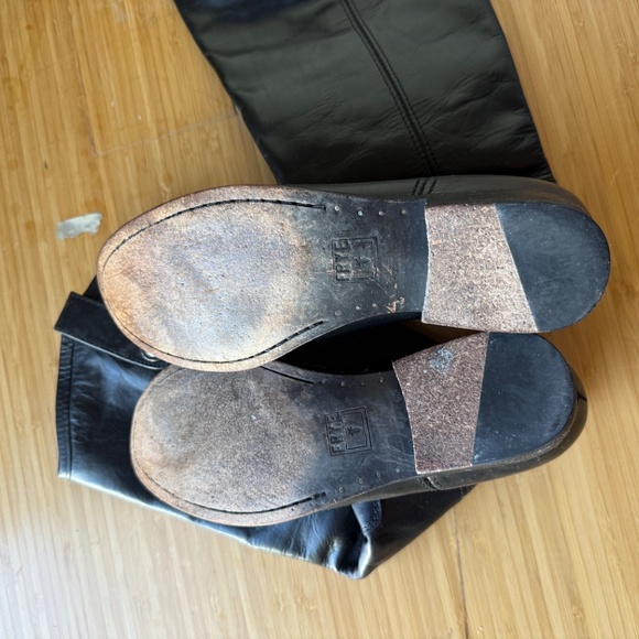 Frye Melissa Button Lug Tall boot in black leather - Picture 9 of 9